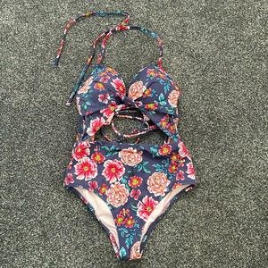 Never worn one piece push up bathing suit